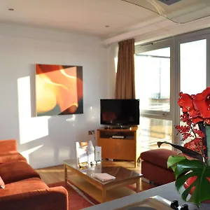 Premier Aparthotel