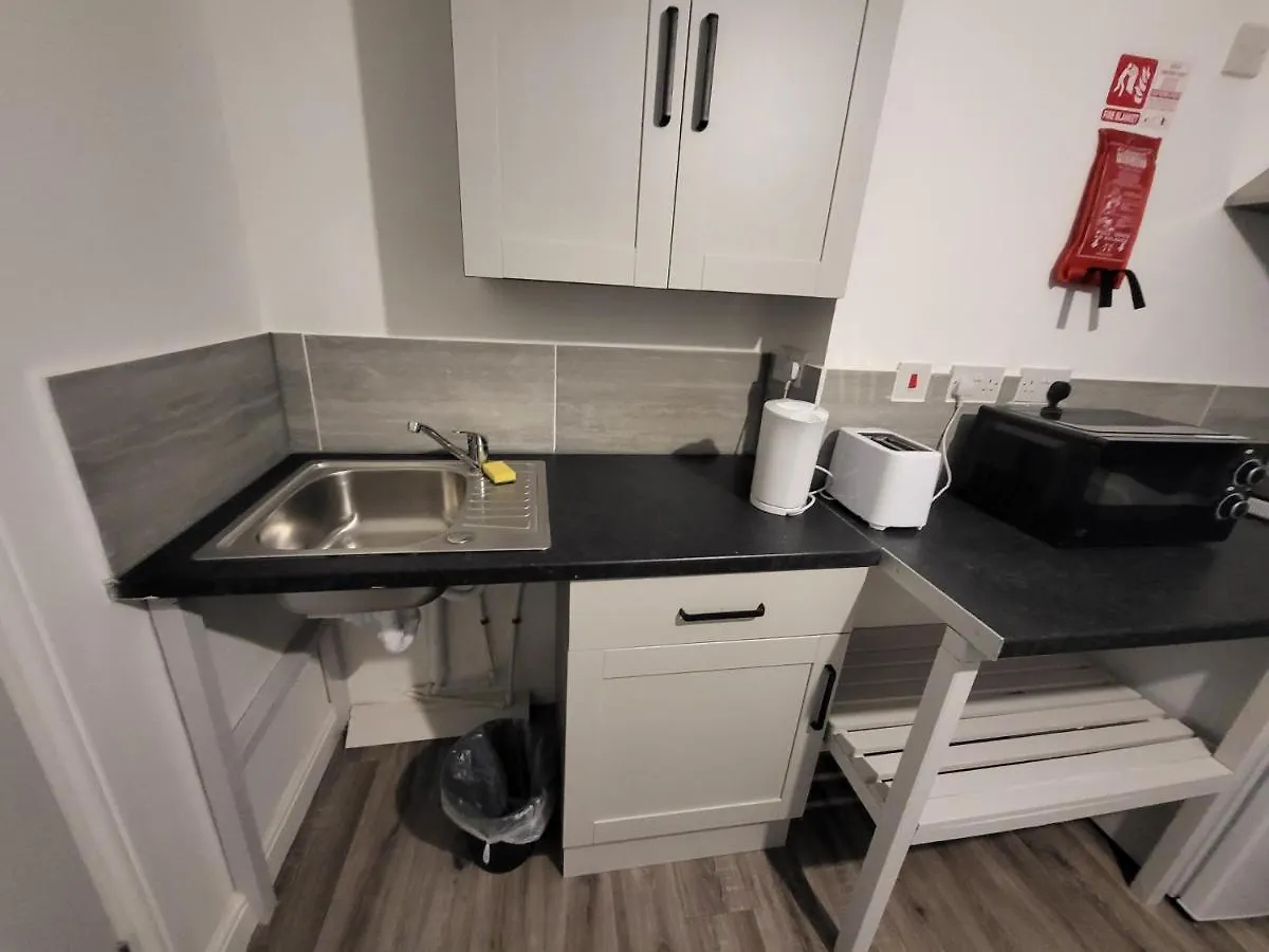Premier Studios Nottingham - Tring Vale
