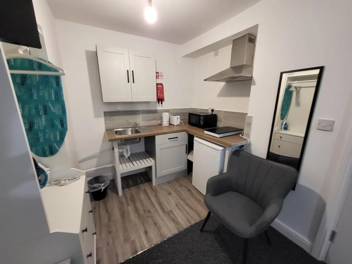 Premier Studios Nottingham - Tring Vale