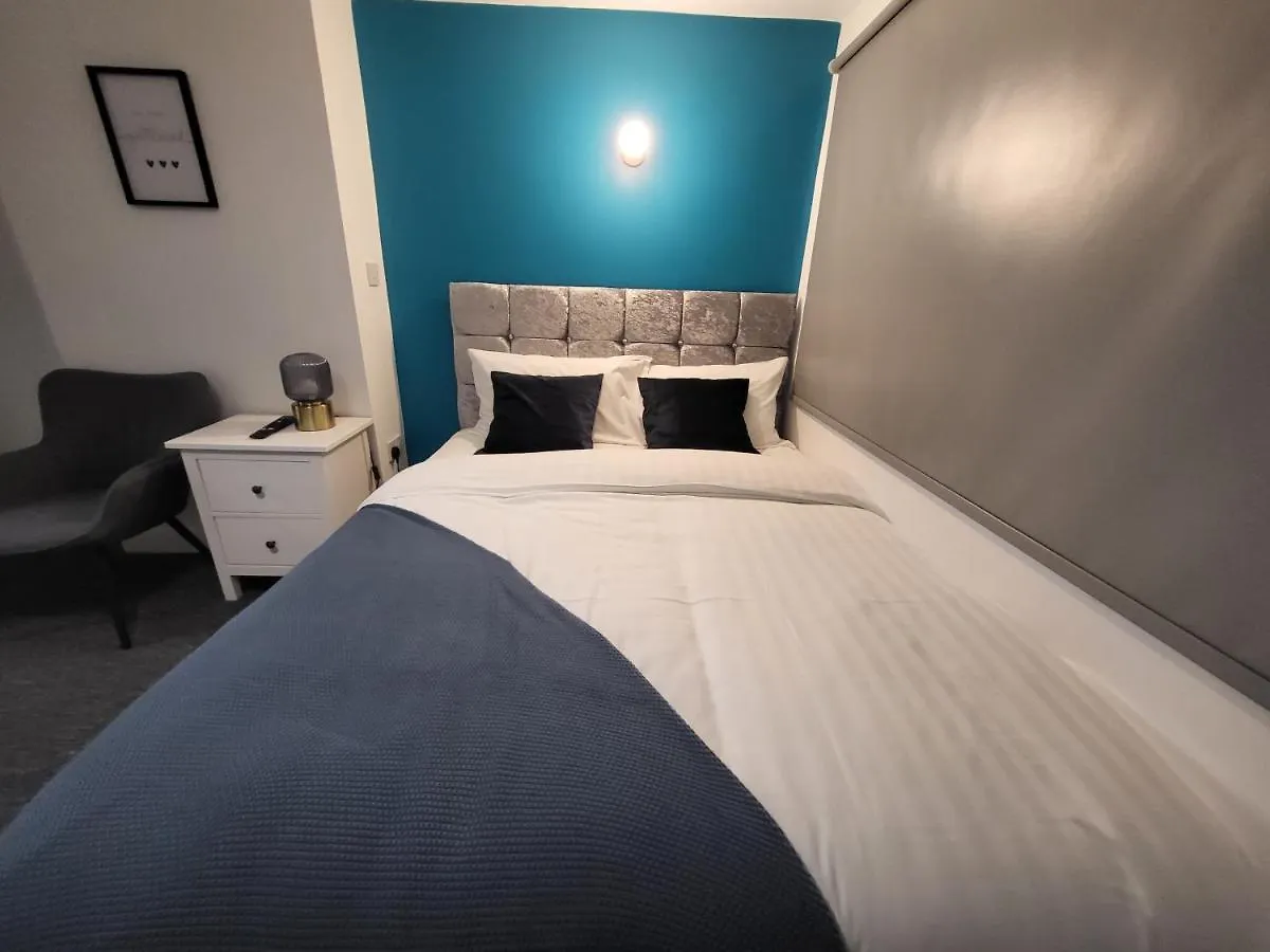 Premier Studios Nottingham - Tring Vale United Kingdom