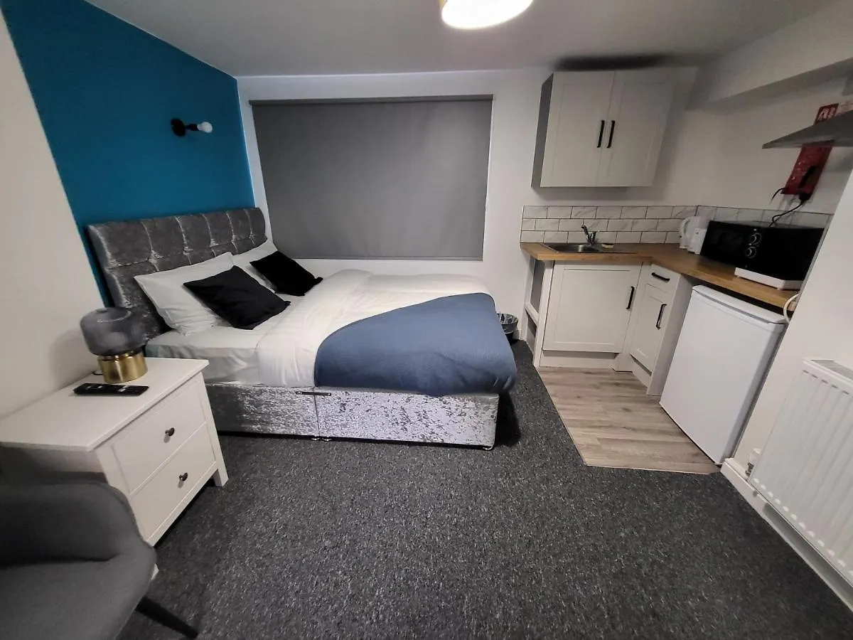 Premier Studios Nottingham - Tring Vale